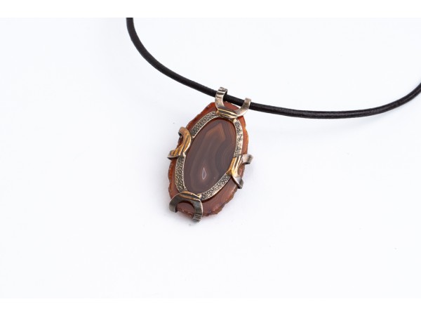 Reddish brown agate in new...