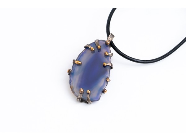 Purple transparent agate in...