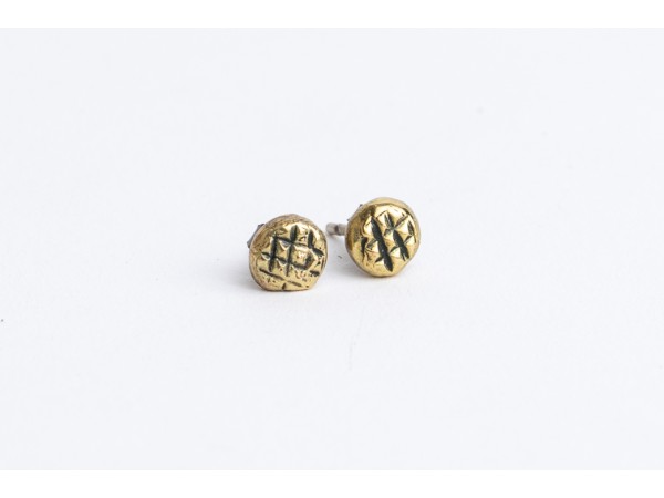 Brass earrings grates