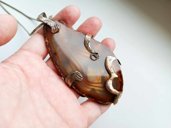 The luxury of brown agate